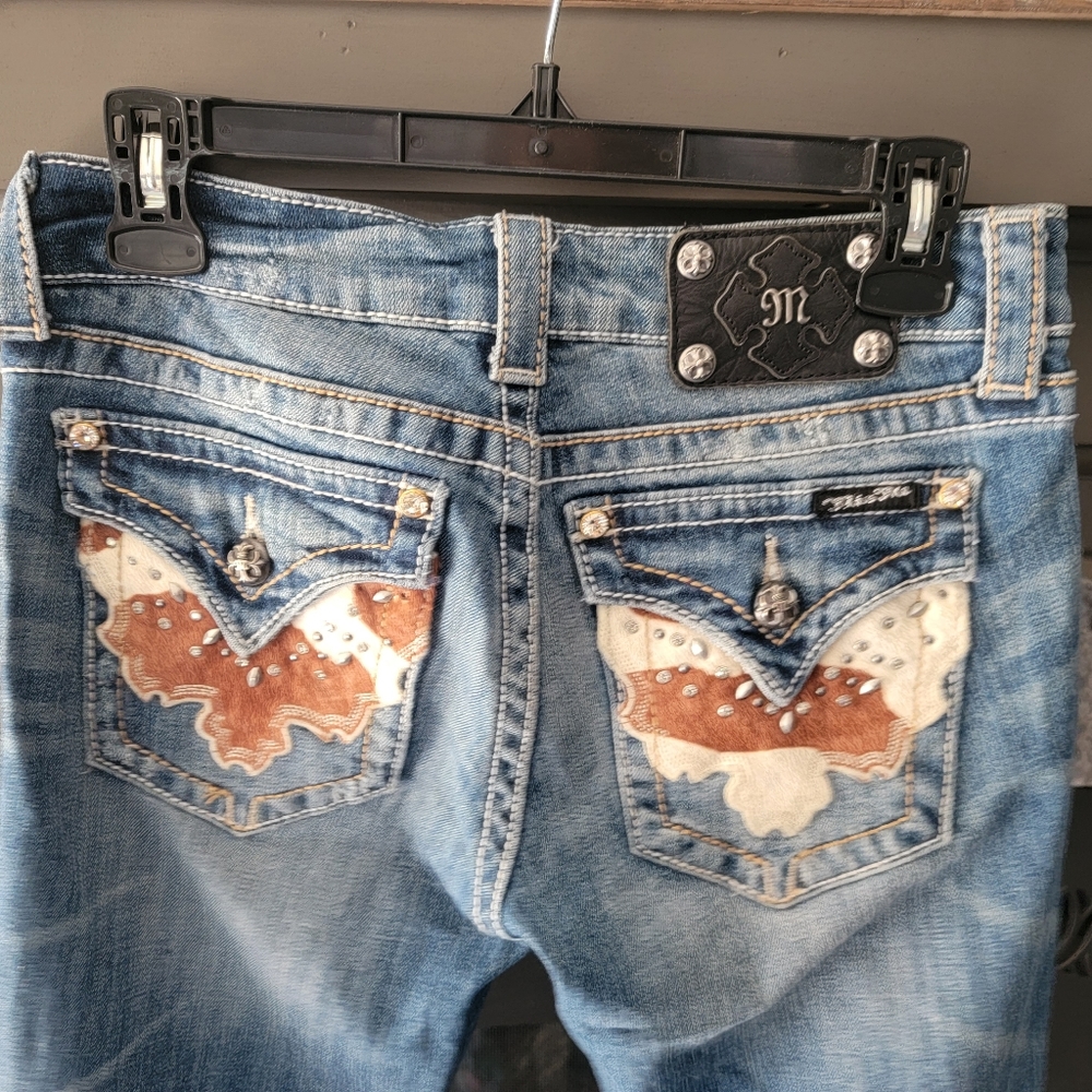 Miss Me boot cut jeans, cute cow print pocket, smoke free home.